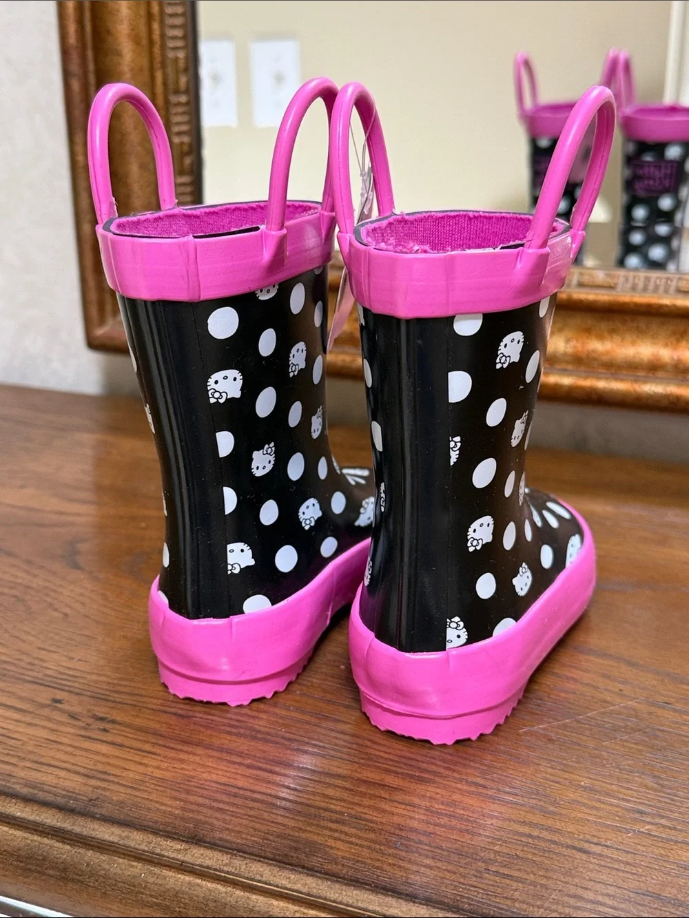 Hello Kitty Black, White & Pink Polka Dot Rain Boots. Size 5.